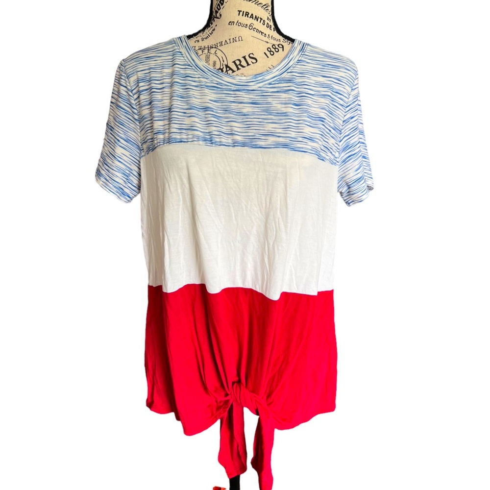 Tru self front knot shirt size large